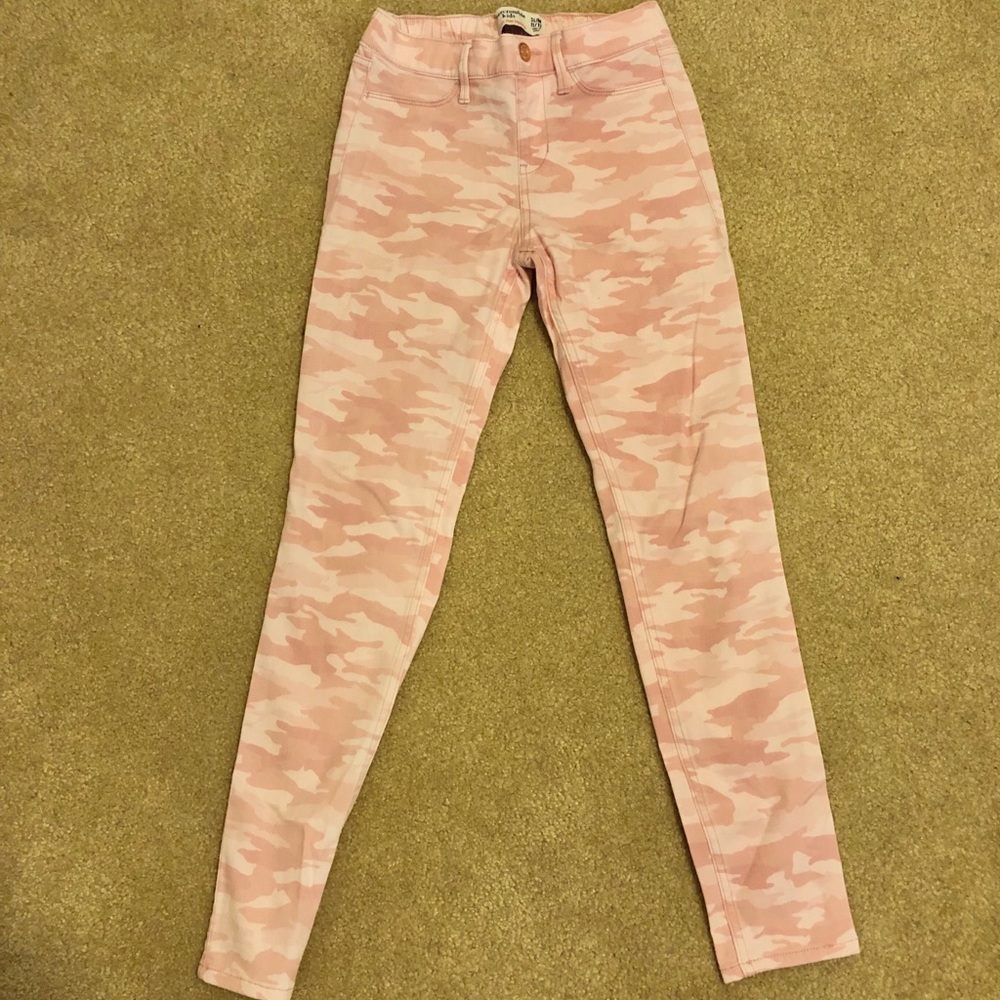 SOLD NWOT. Never worn. Abercrombie girls jean legging